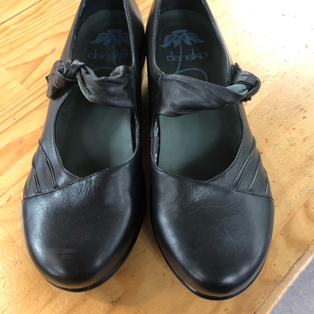 Dansko Black Leather Flats with Knot Detail